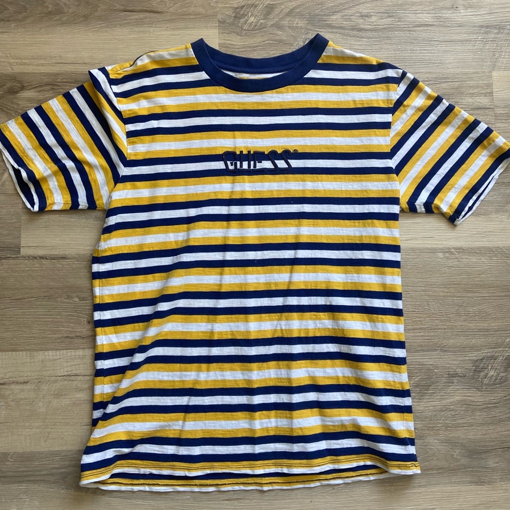 GUESS t-shirt